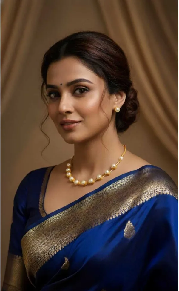 Gold_Brass_Freshwater_Pearl_Choker_And_Stud_Jewellery_Set_For_Women