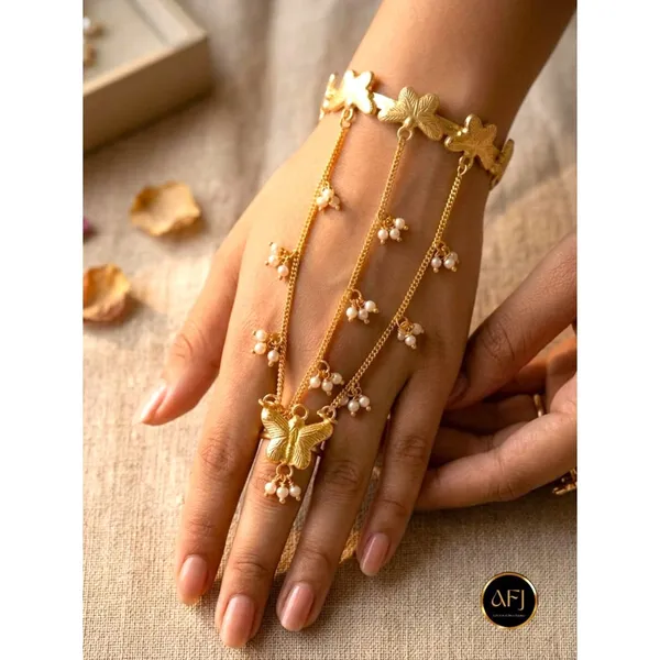 Gold_Brass_Butterfly_Pearl_Dangle_Hand_Chain_Bracelet_For_Women