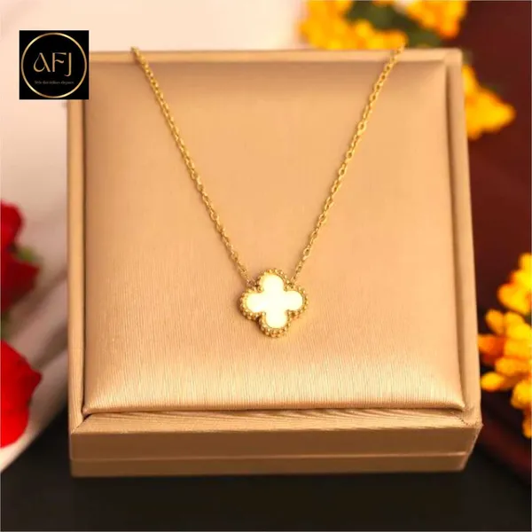 Gold_White_Stainless_Steel_Mother-Of-Pearl_Clover_Pendant_Necklace_For_Women