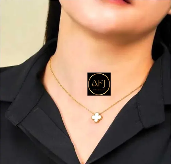Gold_White_Stainless_Steel_Mother-Of-Pearl_Clover_Pendant_Necklace_For_Women