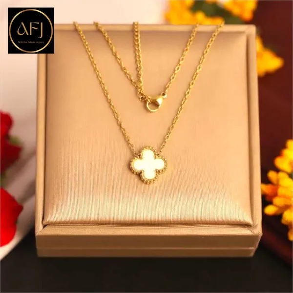 Gold_White_Stainless_Steel_Mother-Of-Pearl_Clover_Pendant_Necklace_For_Women