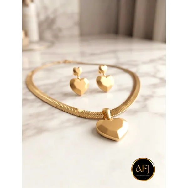 Minimalist_Gold_Faceted_Heart_Jewelry_Set_|_Elegant_Snake_Chain_Pendant_&_Drop_Earrings_Set