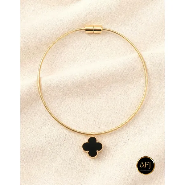 Anti-Tarnish_18K_Gold_Plated_Stainless_Steel_Black_Clover_Pendant_Necklace_|_Sleek_Collar_Choker_for_Women