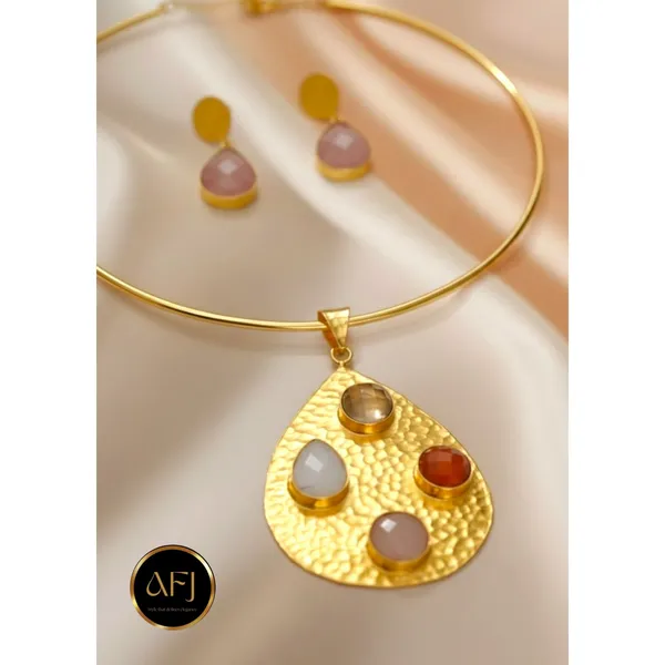 Handcrafted_Hammered_Brass_Pendant_Necklace_&_Teardrop_Earring_Set
