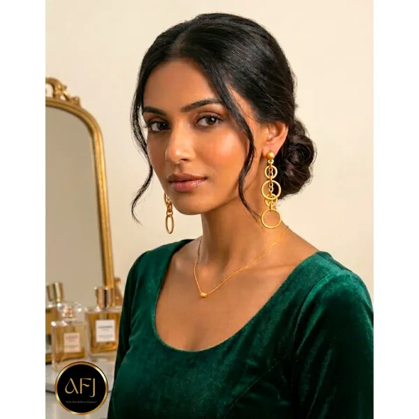 Handcrafted_Matte_Gold_Geometric_Interlocking_Circle_Drop_Earrings