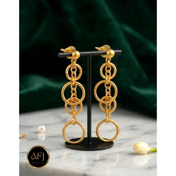 Handcrafted_Matte_Gold_Geometric_Interlocking_Circle_Drop_Earrings