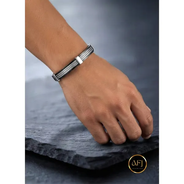 Monochrome_Edge:_Dual-Tone_Twisted_Cable_Kada