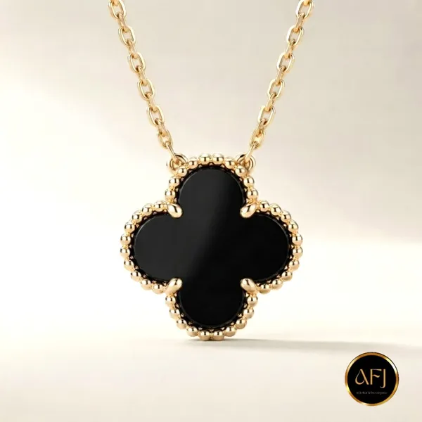 Black_Gold_Stainless_Steel_Mother-Of-Pearl_Clover_Pendant_Necklace_For_Women