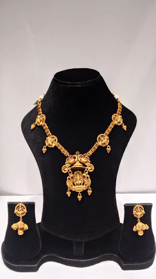 Gold_Brass_Temple_Design_Necklace_Set_For_Women