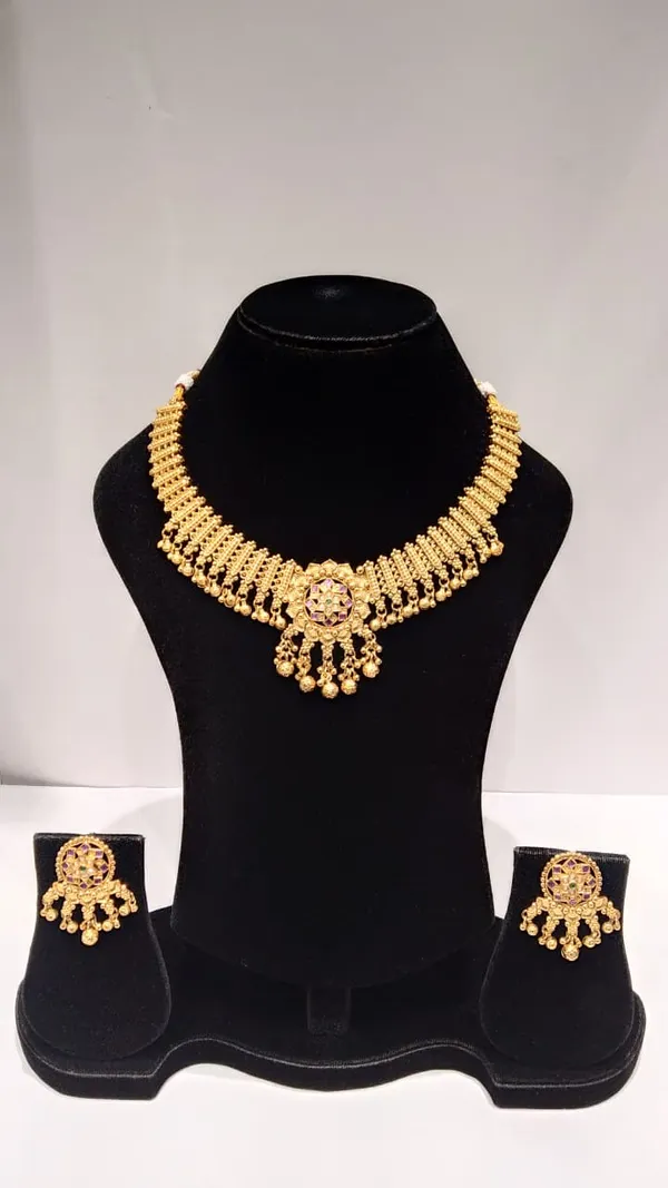 Gold_Brass_Traditional_Necklace_Set_For_Women