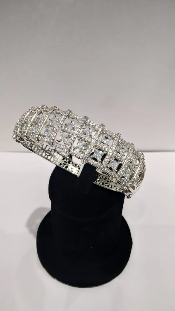 Silver_Gold_Brass_Crystal_Stone_Bracelet_For_Women