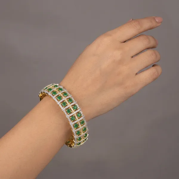 Gold_And_Green_Brass_Green_Stone_Crystal_Bangle_For_Women