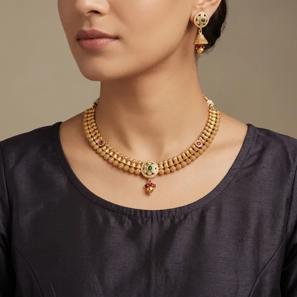 Gold_Brass_Traditional_Stone_Necklace_Set_For_Women