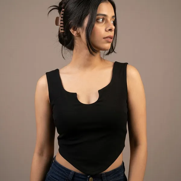 Sweetheart_Neckline_Sleeveless_Tank_Top_Elegant_Tops_Black