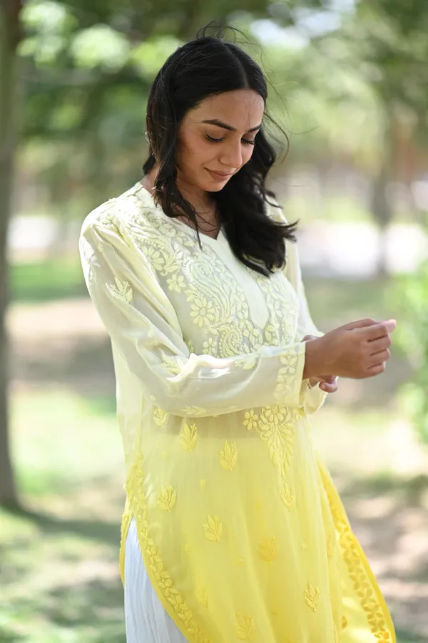 Yellow_White_Ombre_Georgette_Embroidered_Kurta_For_Women