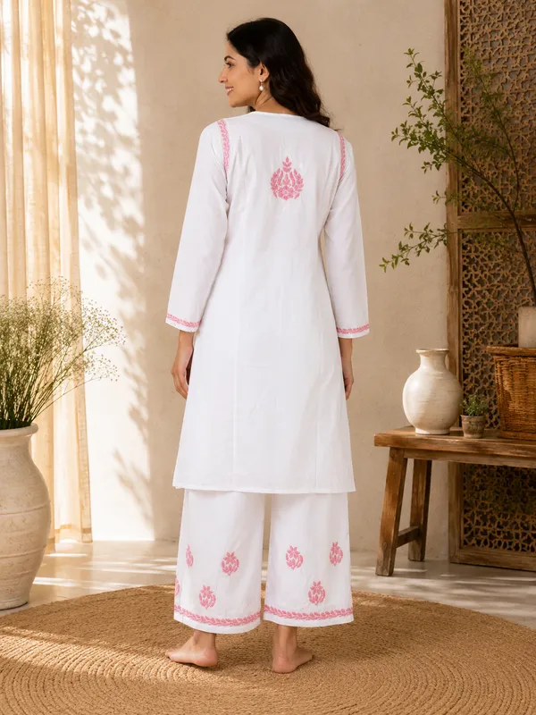 White_Hand_Embroided_Straight_Kurta_Set_For_Women