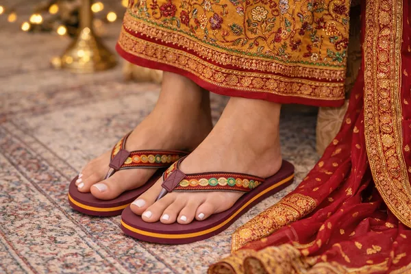 Cleat_Women_Fashion_Flip_Flops_Comfortable_Cushioned_Slippers_Anti_Skid_Sole_Lightweight_Design