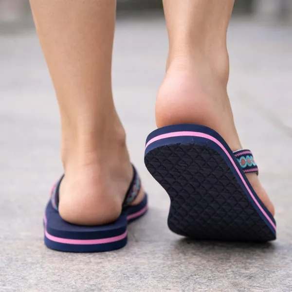 Cleat_Women_Fashion_Flip_Flops_Comfortable_Cushioned_Slippers_Anti_Skid_Sole_Lightweight_Design