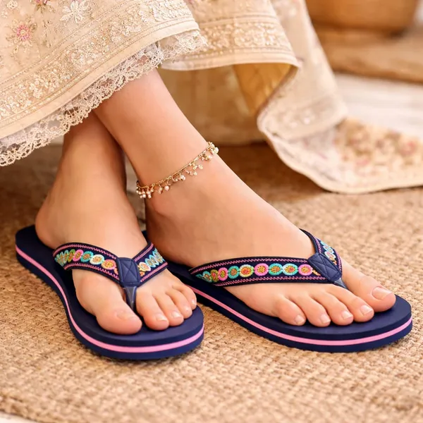 Cleat_Women_Fashion_Flip_Flops_Comfortable_Cushioned_Slippers_Anti_Skid_Sole_Lightweight_Design