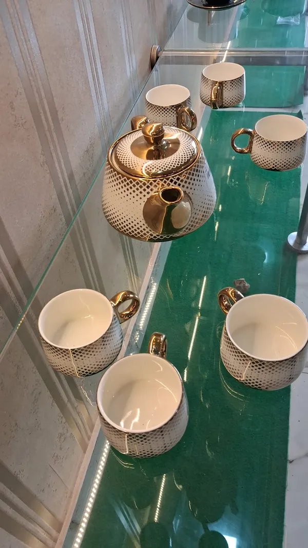 Brown_And_Gold_Premium_Porcelain_Tea_Set_For_Kitchen