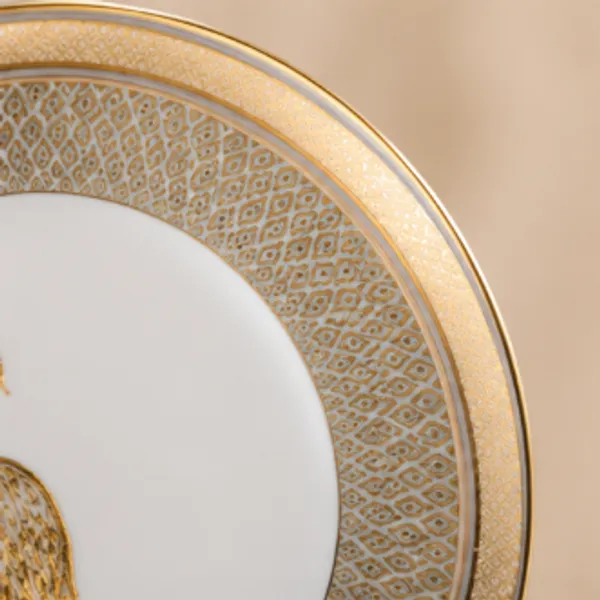 Luxury_White_&_Gold_Porcelain_Dinnerware_Set_–_Peacock_Design_Ceramic_Plates_and_Bowls_–_Premium_Dining_Set_for_Family,_Parties_&_Special_Occasions
