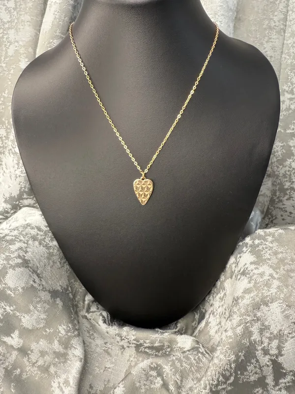 Fiery_Heart_2_Way_Pendant_With_Gold_Chain