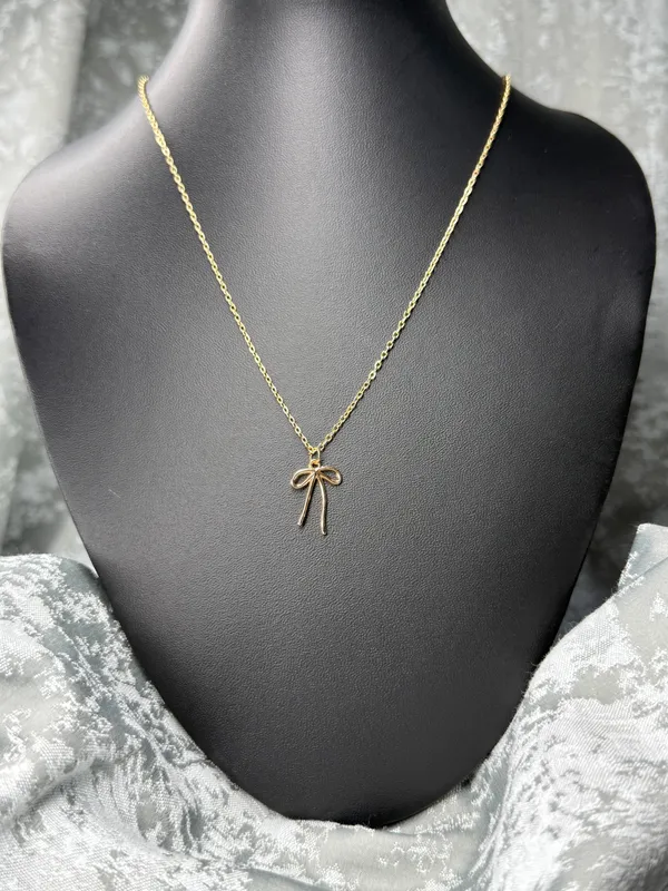 Gold_Bow_Pendant_With_Chain