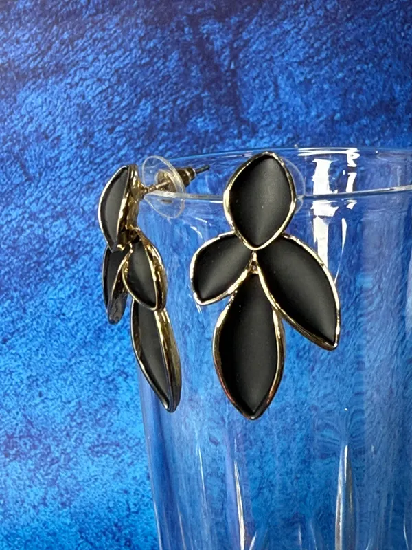 Earrings_Leaves_Of_Eaden_Black_Gold