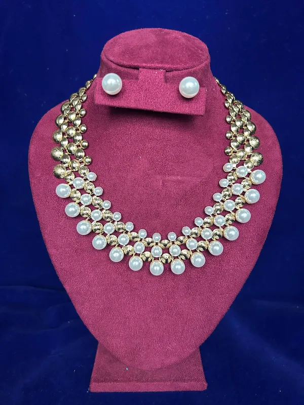 Pearl_Elegance_gold_Necklace_Set