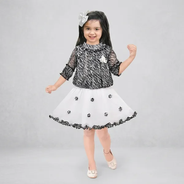 Black_And_White_Cotton_Printed_Top_And_Skirt_For_Girls