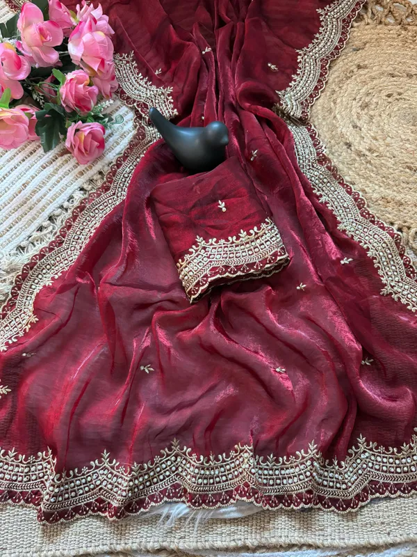 Maroon_Georgette_Floral_Dupatta_With_Blouse_Piece_Saree_For_Women