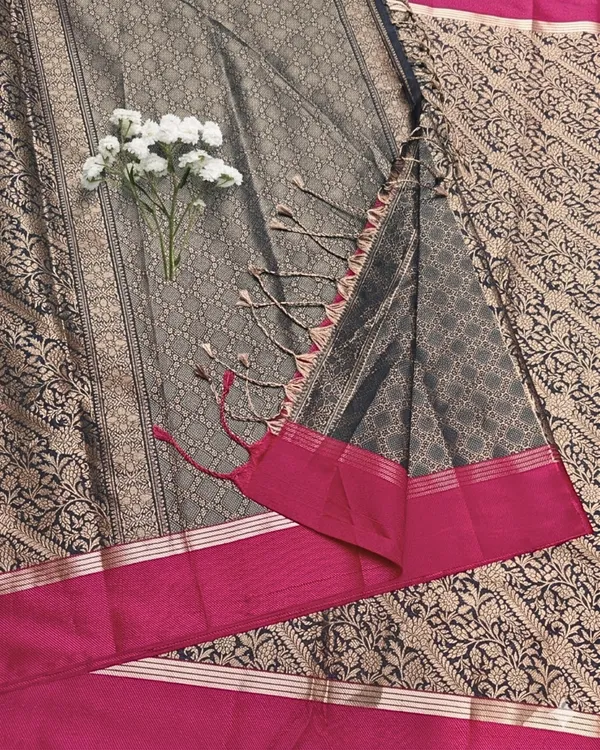 Grey_Banarasi_Soft_Silk_Saree_For_Women