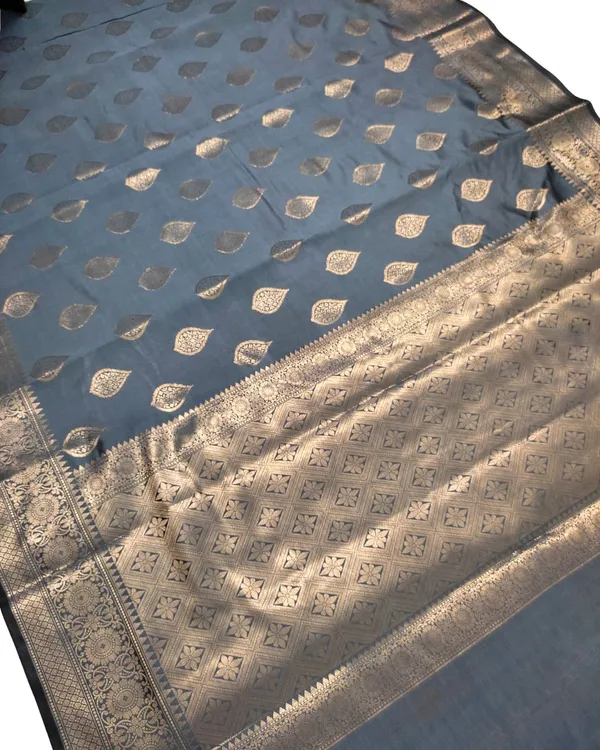 Grey_Soft_Silk_Saree_For_Women