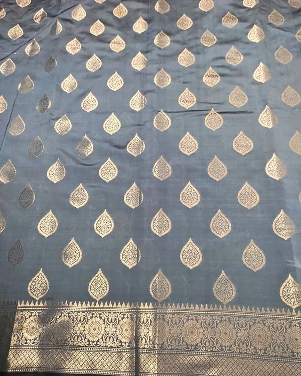 Grey_Soft_Silk_Saree_For_Women