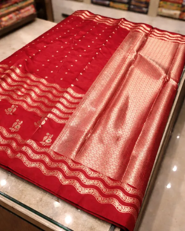 Red_Banarasi_Soft_Silk_Saree_For_Women