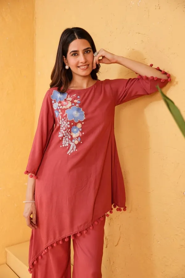 Coral_Red_Rayon_Floral_Embroidered_Asymmetric_Kurta_Set_For_Women