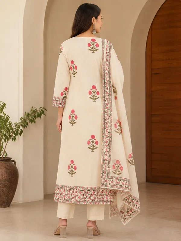 Kotadoriya_white_and_pink_floral_straight_kurta_and_pant_set