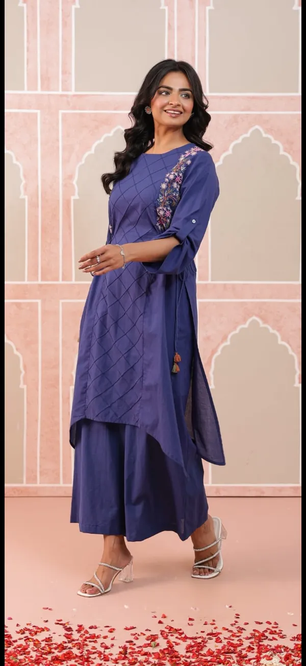 Blue_Floral_Embroidered_Pintuck_Kurta_Set_For_Women