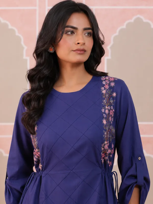 Blue_Floral_Embroidered_Pintuck_Kurta_Set_For_Women