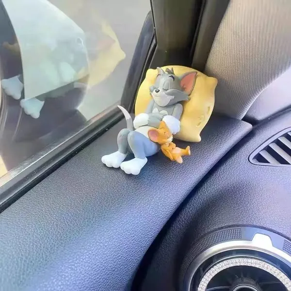 Tom_And_Jerry_Car_Dashboard_Figurine