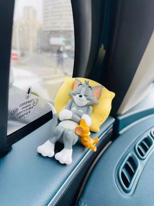 Tom_And_Jerry_Car_Dashboard_Figurine