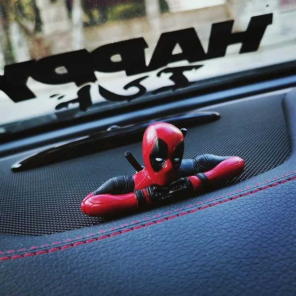 Deadpool_Car_Dashboard_Action_Figure