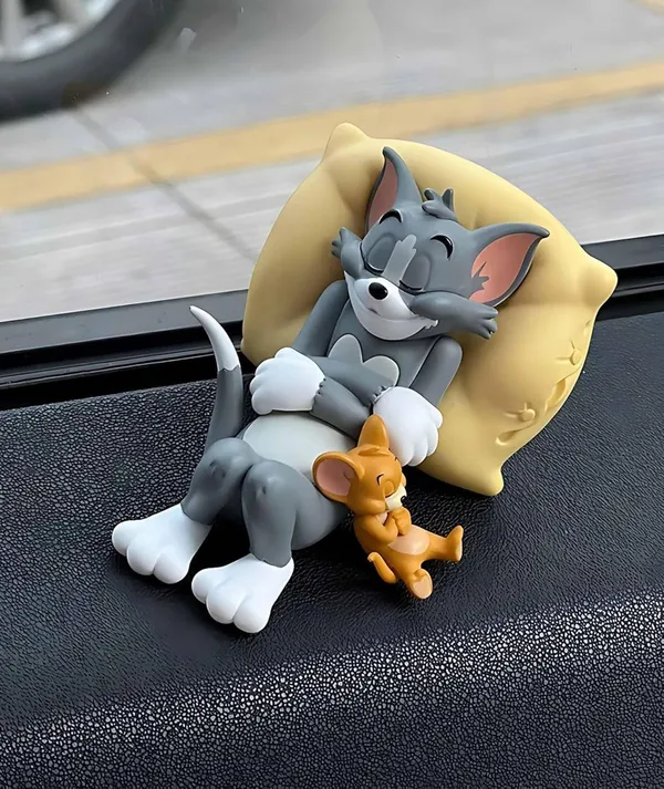 Tom_And_Jerry_Car_Dashboard_Figurine