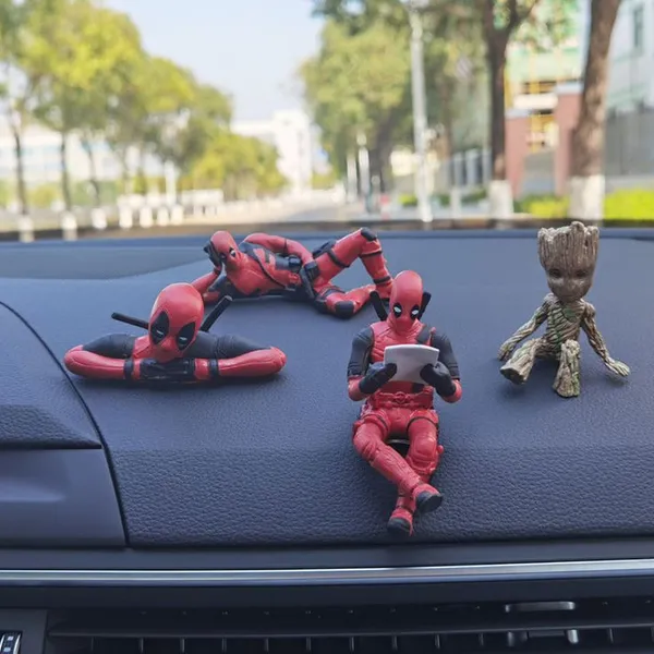 Deadpool_Car_Dashboard_Action_Figure