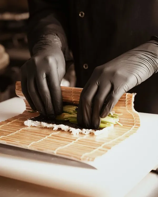 All_Natural_Bamboo_Sushi_Rolling_Mat_(100%_Authentic_Sushi_Rolling_Mat_-_9.5_Inch_x_10_Inch_|_Make_Sushi_at_Home)