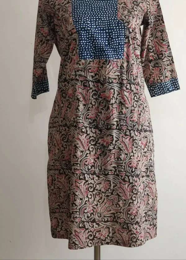 Multi_Collar_Cotton_Kalamkari_V-Neck_Tunic_For_Women