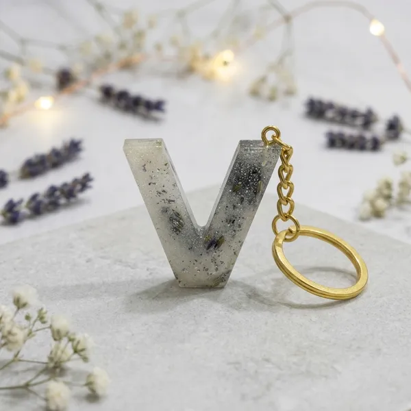 White_Resin_Letter_V_Keychain_With_Gold_Ring