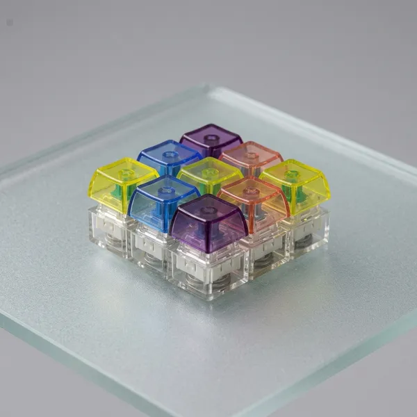 Transparent_Mechanical_Keyboard_Switch_Set_With_Colorful_Keycaps_with_light