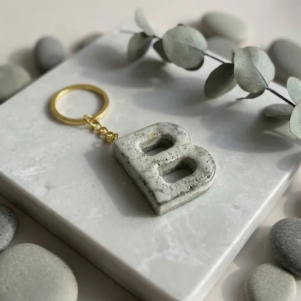 Grey_Concrete_Letter_B_Keychain_With_Brass_Ring