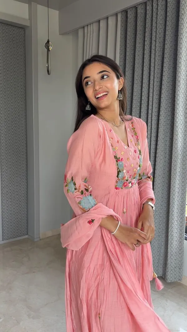 Pink_Georgette_Floral_Embroidered_Anarkali_Suit_For_Women